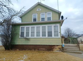 1927 S 10th St, Manitowoc, WI 54220
