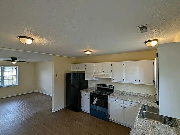 5th image of 425 Elmira St Unit B