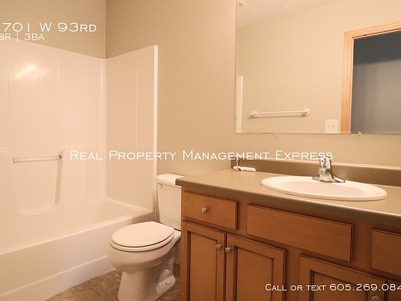 5th image of 3701 W 93rd St
