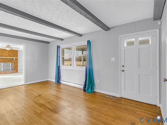 4th image of 1928 Lake Rd