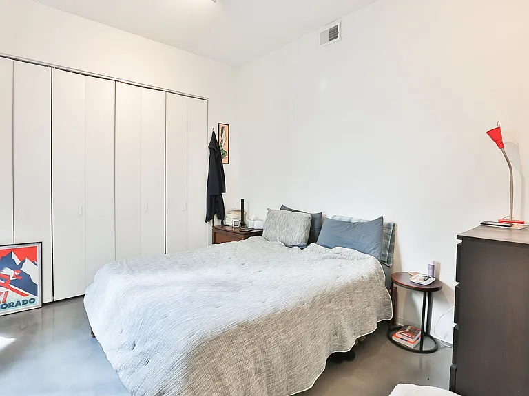 Wicker Park Lofts- 1515 W. Haddon Ave — Photo 22