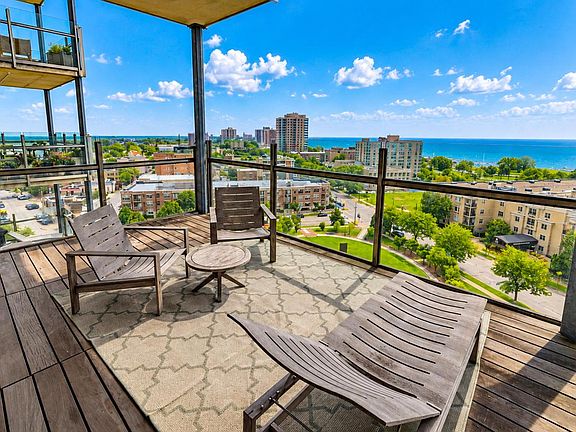 5th image of 1313 N Franklin PLACE #905