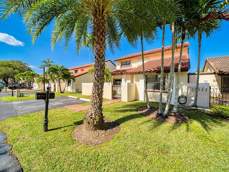 13337 SW 64th Ln — Photo 3