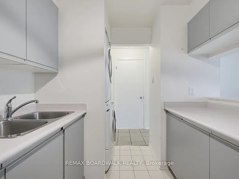 250 Brittany Dr #207 — Photo 6