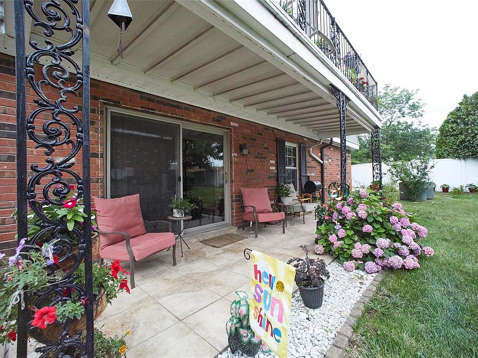 1st image of 857 Dumont Pl APT B