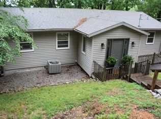 760 Barrett Rd, Eddyville, KY 42038
