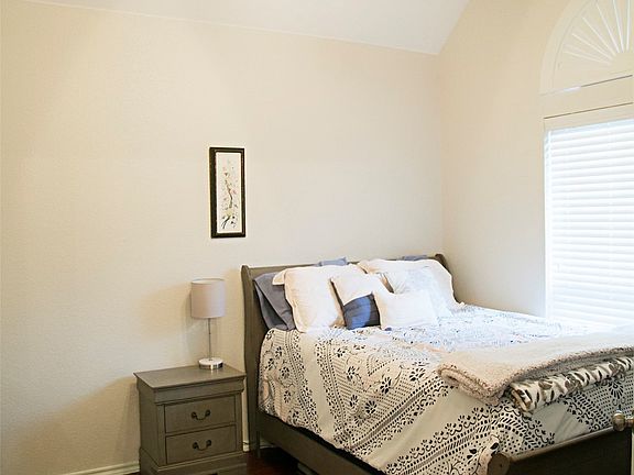 4th image of 7416 Rolling Hills Dr
