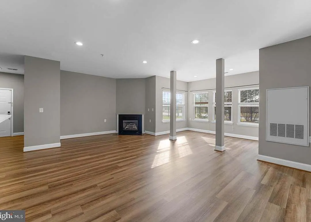 3 bed, 1571 sqft, $2,700 — Photo 2