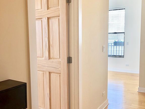 2nd image of 811 W Eastwood Ave APT 602