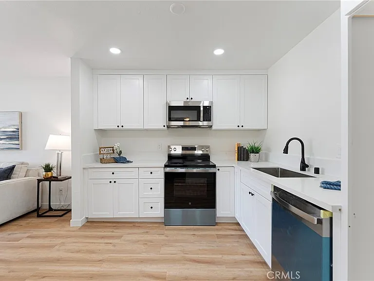 125 N Allen Ave #125 — Photo 18
