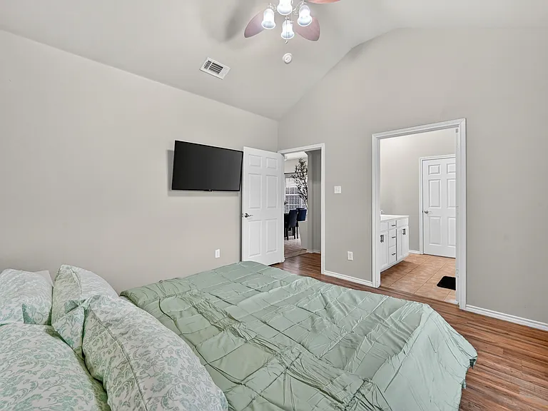 154 Castleridge Dr #B — Photo 14