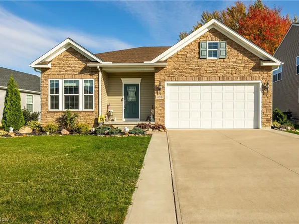 820 Bearing Ct, Amherst, OH 44001