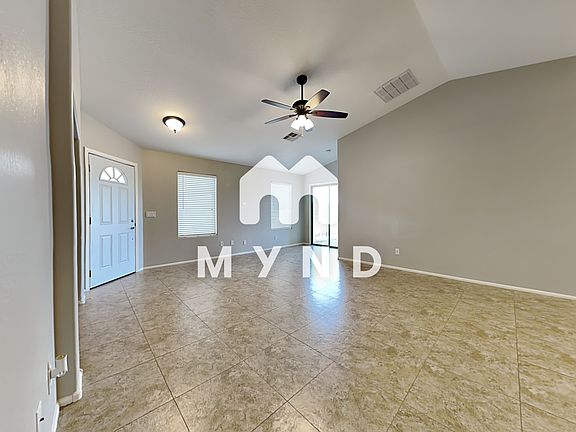 5th image of 470 E Leslie Ave