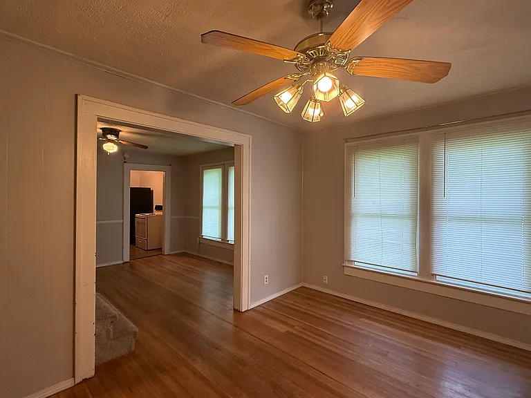 4216 Lloyd St #1 — Photo 2