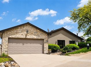 23128 Roberts Run, Bay Village, OH 44140