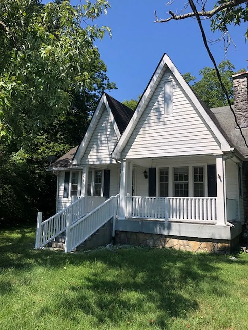 Building Photo - 766 Oakdell Ave