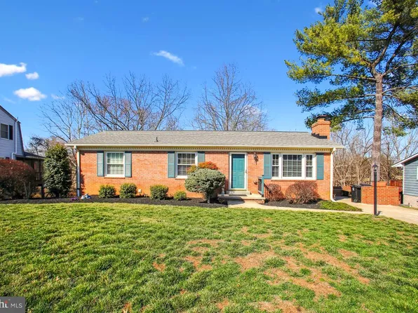 118 Governors Dr SW, Leesburg, VA 20175