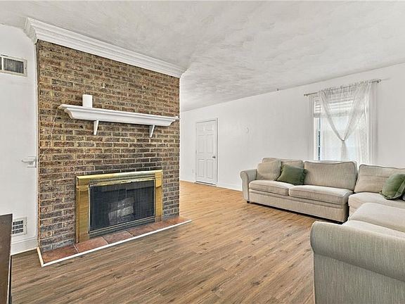 4th image of 912 Wakefield Ave
