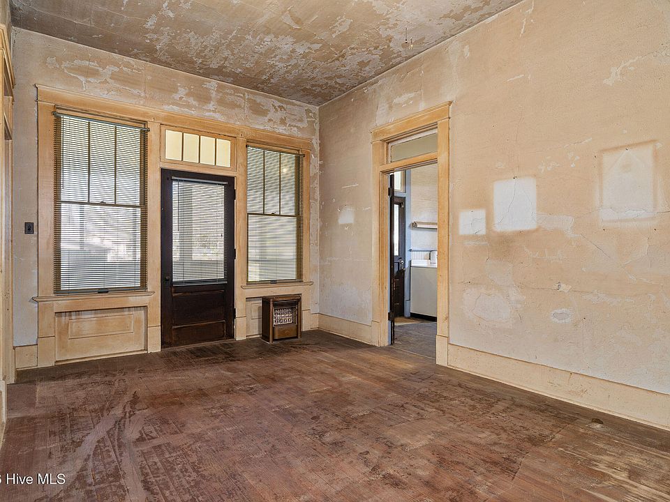 16th image of this home