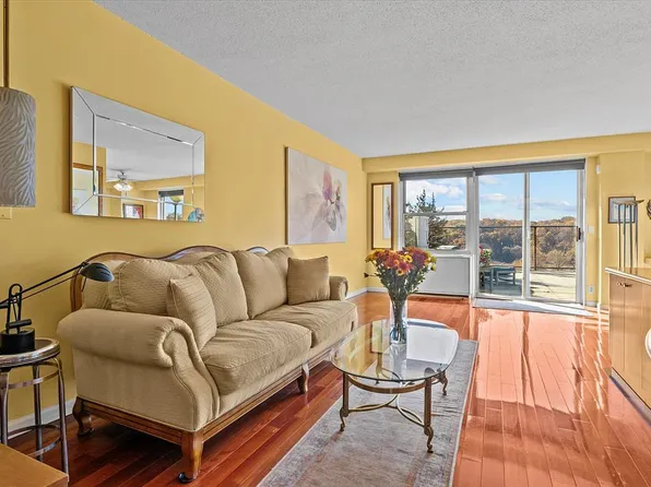 2400 Johnson Ave APT 1E, Bronx, NY 10463