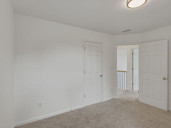 3rd image of 3525 Moor Pointe Dr