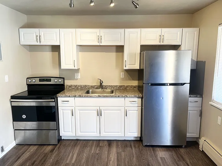 1021 W Vermijo Ave #B — Photo 3