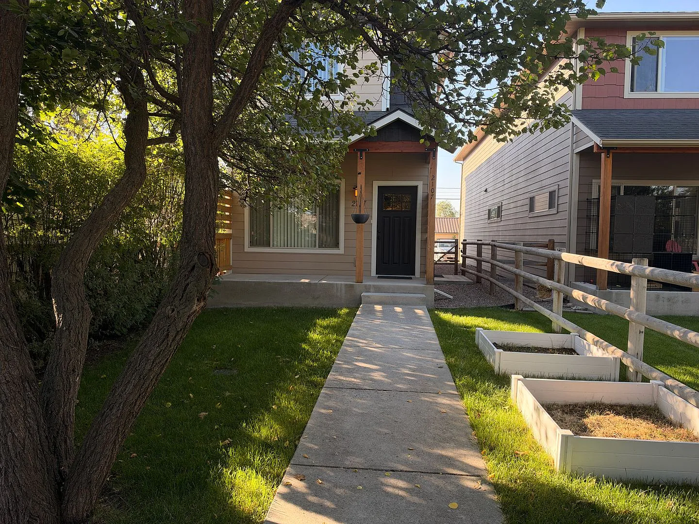 Well-Maintained 3-Bedroom Home with Garage — Photo 2