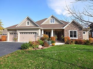 6855 Lake Harrison Cir, Chanhassen, MN 55317