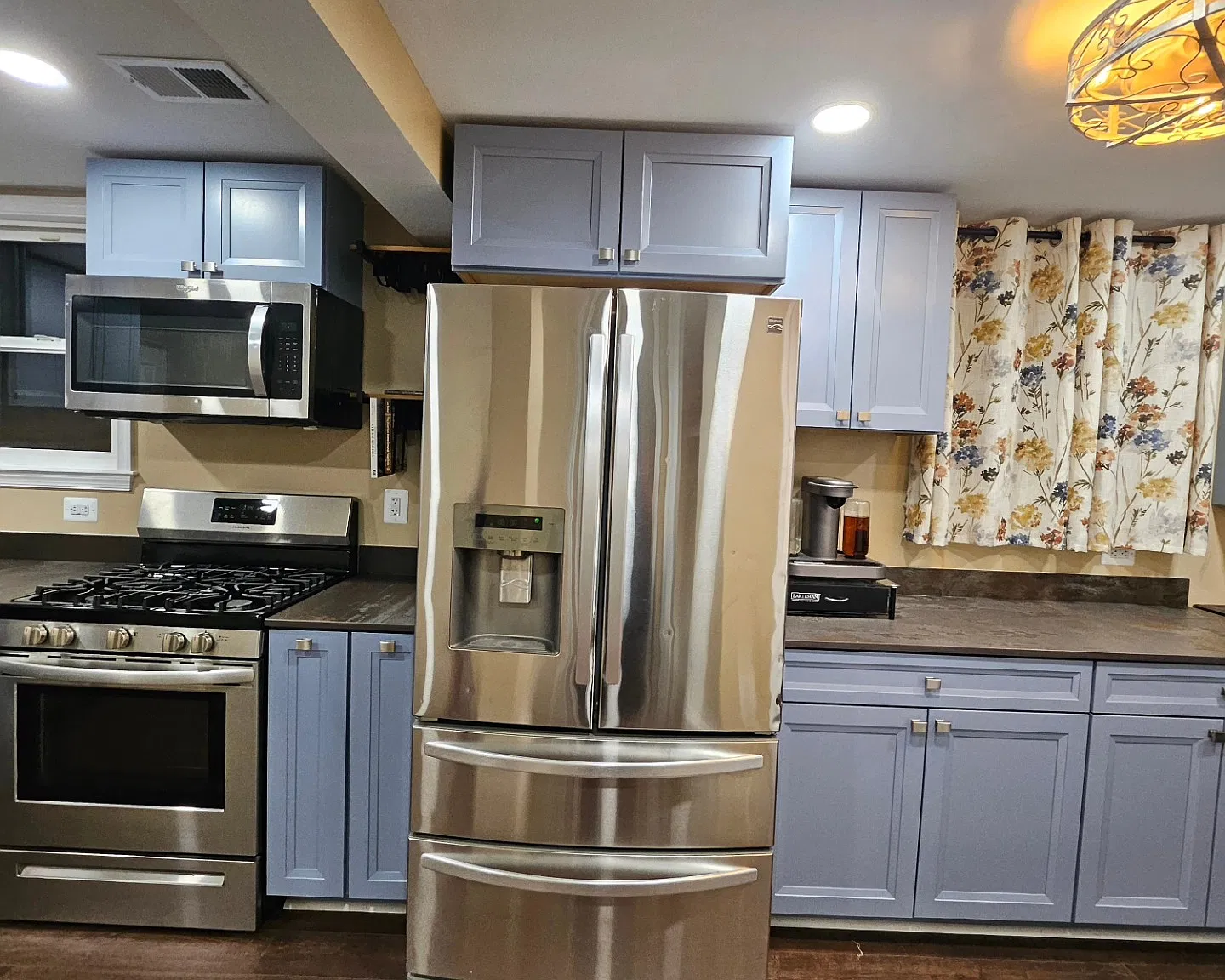 3 bed, 1750 sqft, $3,000 — Photo 3