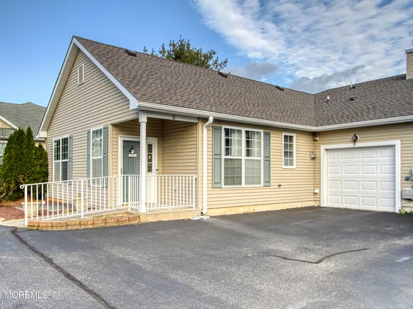 32 Winkle Court, Whiting, NJ 08759