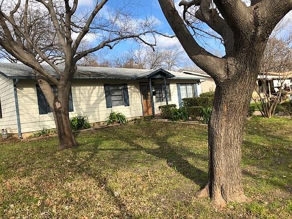 2nd image of 907 Collin Dr