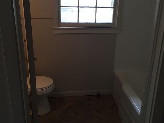 3rd image of 300 Montsant St
