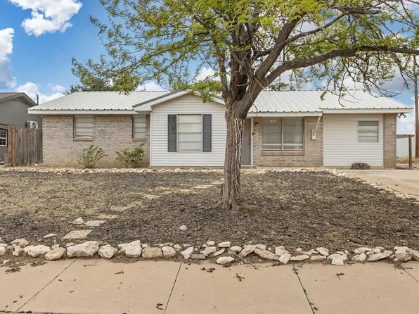 300 Willowood Dr, Midland, TX 79703