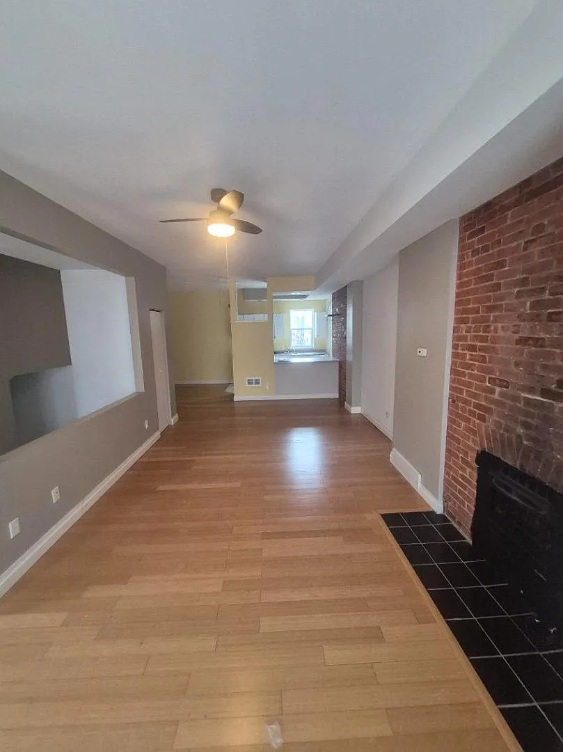 158 Park St - Upper Front — Photo 1