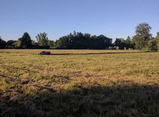 25937 Carleton West Rd, Belleville, MI 48111