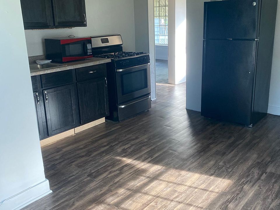 2nd image of 412 4th Ave #1L