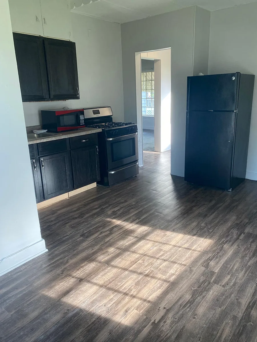 Building Photo - 412 4th Ave #1L