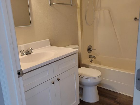 5th image of 709 N 17th Ave #E5