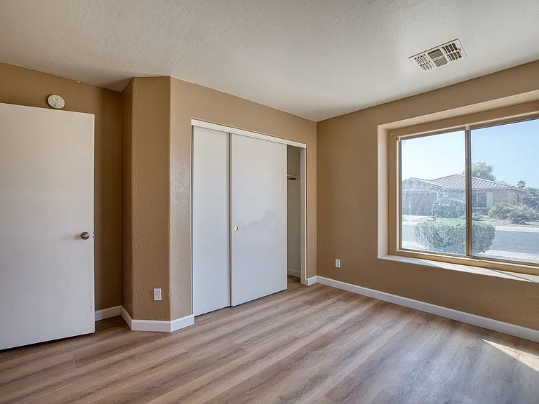 42394 W Oakland Dr — Photo 14