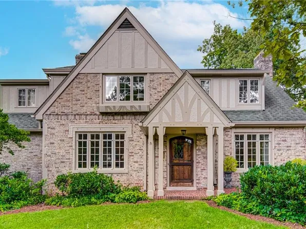 814 Dover Rd, Greensboro, NC 27408