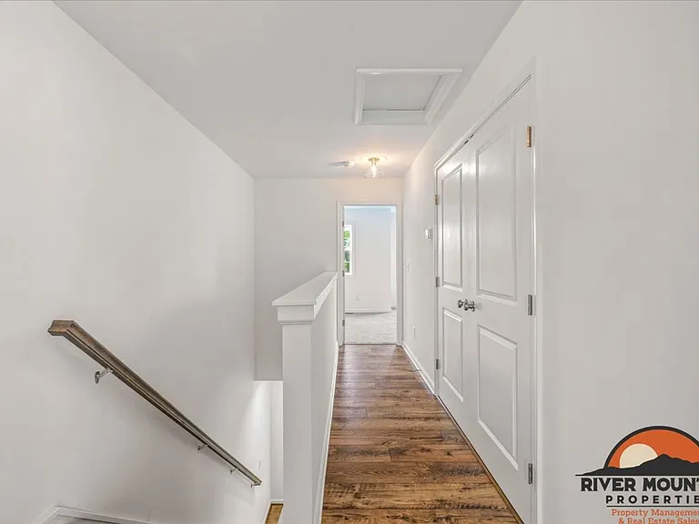 1985 Kyles Way — Photo 14