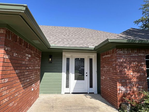 3rd image of 1700 Valley View Dr