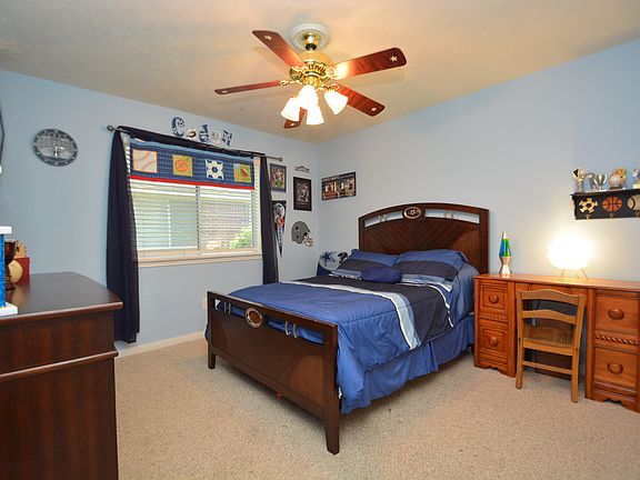 2nd image of 21115 Garden Arbor Ln