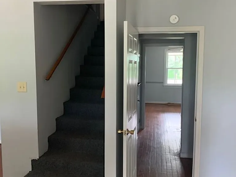 810 Bethesda Rd — Photo 8