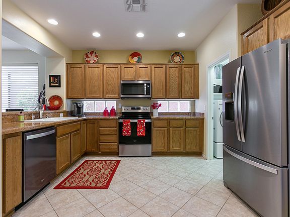 4th image of 2456 W Turtle Hill Dr