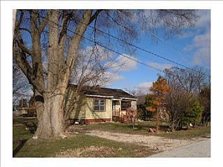 2nd image of 1207 Kishwaukee St