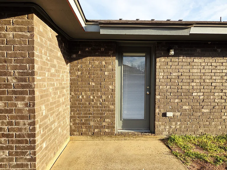 2011 Pinckney Ct #B — Photo 35