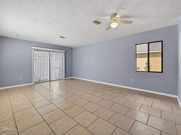 4th image of 154 Fenimore Ln #A & B