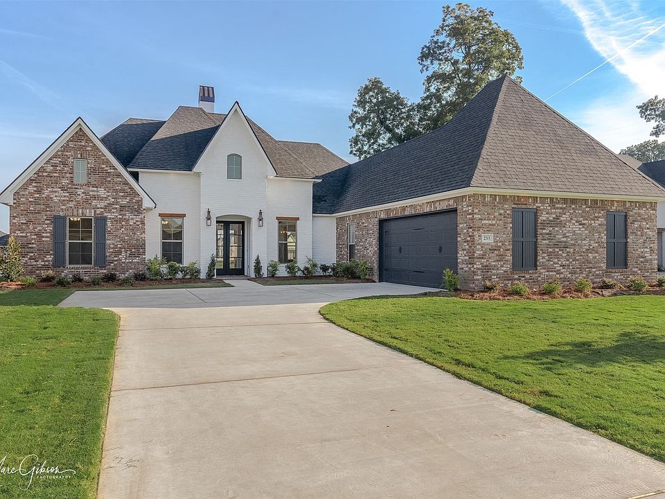 1st image of 233 Peregrine Way