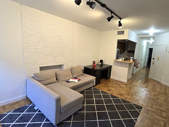 3rd image of 531 W 49th St APT 3W